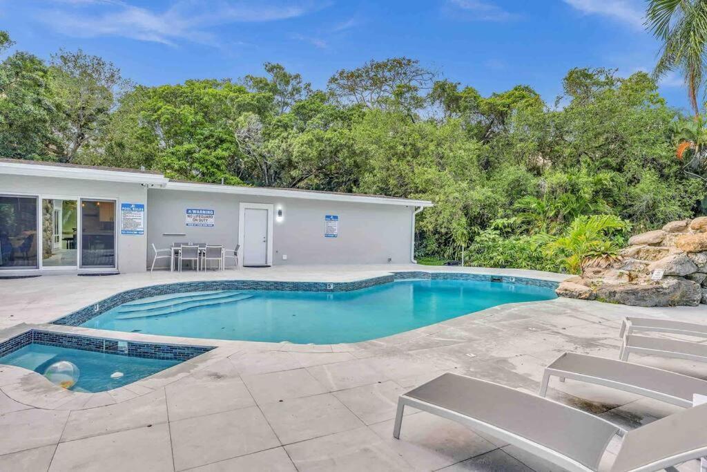 Rare Hidden Getaway Heated Pool 1.5 Acres! Sleeps 16 Βίλα Φορτ Λόντερντεϊλ Εξωτερικό φωτογραφία