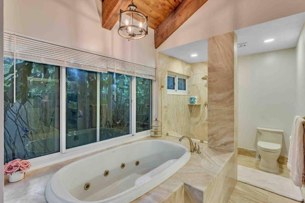 Rare Hidden Getaway Heated Pool 1.5 Acres! Sleeps 16 Βίλα Φορτ Λόντερντεϊλ Εξωτερικό φωτογραφία